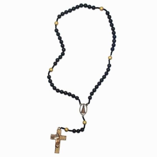 Terço de contas pretas, Pai Nosso Dourado e entremeio de Nossa Senhora Aparecida acrílico nº 10 - tr089v01